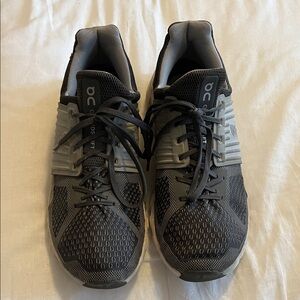 On running cloudswift mens size 9.5